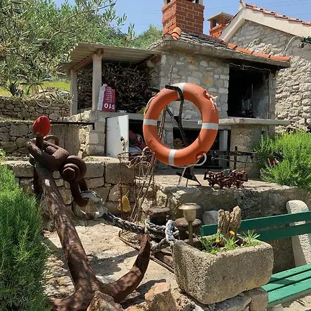 House Ivica Postira
