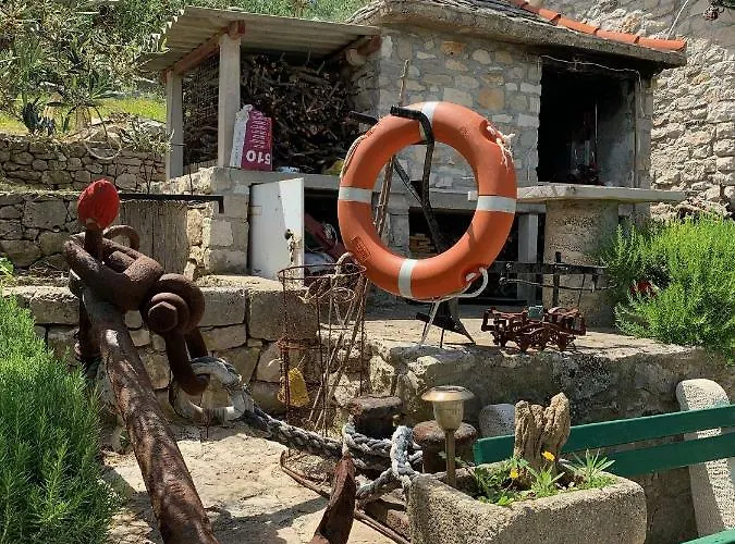 House Ivica Postira